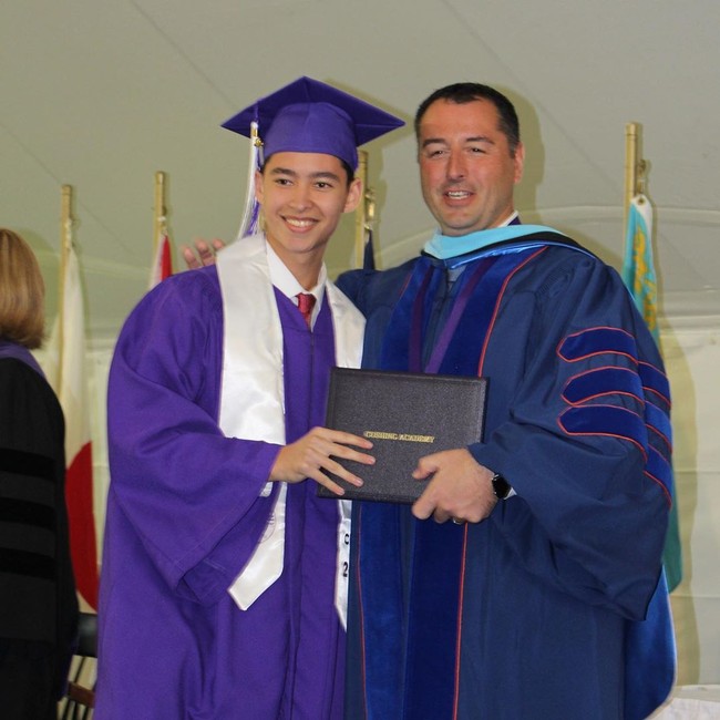 Alvy Xavier merupakan anak bungsu dari tiga bersaudara. Dua kakaknya adalah Panji Hilmansyah dan Nadine Kaiser. Alvy Xavier lahir pada 18 Februari 2001. Pada 2019, ia baru saja menyelesaikan studinya di Cushing Academy, Ashburnham, Massachusetts, Amerika Serikat. Alvy Xavier tampak mengabadikan momen saat wisuda dengan memakai toga warna ungu didampingi oleh rekan dan keluarga.  Foto: instagram @alvy_xavier.