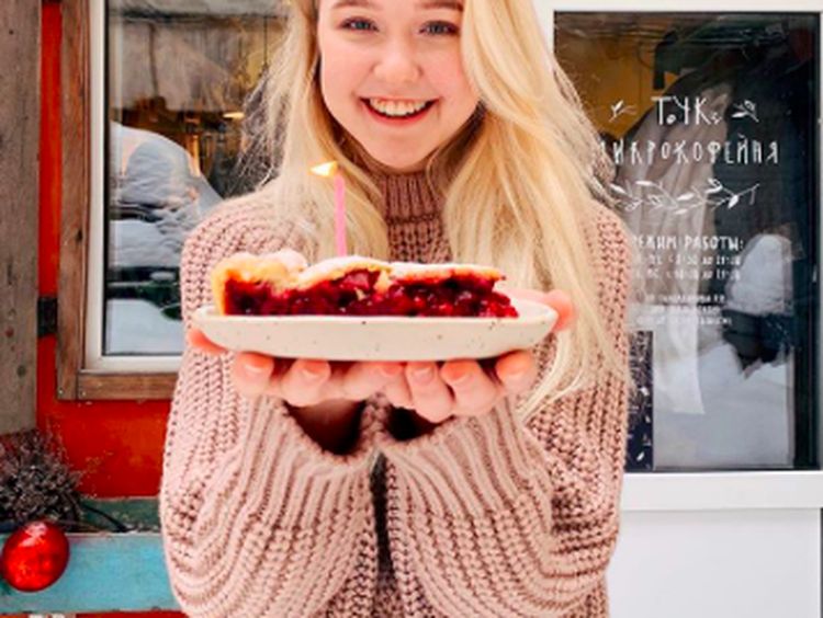 Momen Kulineran Anastasia Tropitsel, Influencer Rusia yang Tewas di Bali