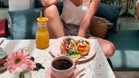 Pemilik 1,3 juta followers Instagram ini adalah seorang influencer sukses. Di usia 15 ia sudah bisa jadi miliarder karena dipercaya mempromosikan banyak merek produk ternama. Foto: Instagram nastyatropi