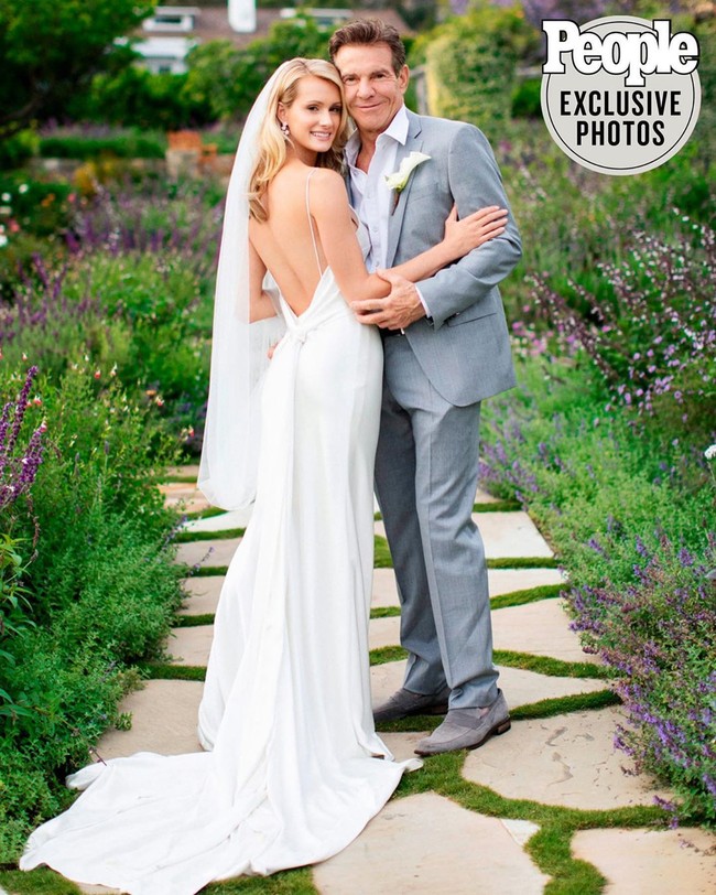 Dennis dan Laura melangsungkan pernikahannya pada tanggal 2 Juni 2020 di sebuah resor tepi laut. Sebelumnya, keduanya sempat merencanakan pesta pernikahan pada bulan April di Hawaii. Namun sayang rencana tersebut tidak dapat terwujud karena adanya pandemi Corona. Foto: Instagram @dennisquaid