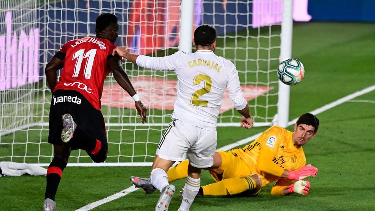 Thibaut Courtois tampil gemilang di musim ini (Foto: AFP/JAVIER SORIANO)