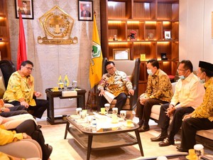 Tokoh Ormas Pendiri Golkar Temui Airlangga Bahas New Normal-Pilkada 2020