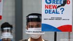 Pakai Face Shield, Aktivis Lingkungan Demo Kedubes Korsel