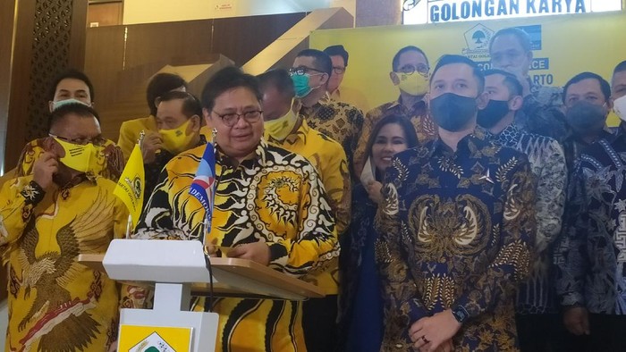 Ketum Golkar Airlangga bertemu dengan Ketum Demokrat AHY bahas pilkada 2020