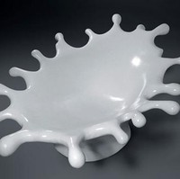 Kursi ini terlihat seperti percikan air berukuran raksasa. Desainer Michael Wendel menamainya Splash Lounge Chair. Foto: Dok. Boredpanda