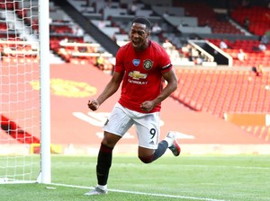 Martial Hat-trick, Manchester United Kalahkan Sheffield 3-0