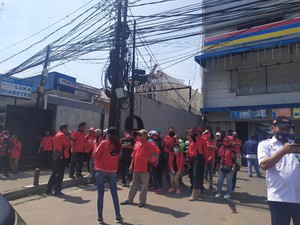 Massa Long March DPC PDIP Jaktim Mulai Berkumpul di Jalan Matraman