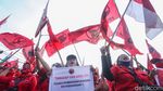 Massa PDIP Geruduk Polres Jaktim