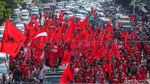 Massa PDIP Geruduk Polres Jaktim