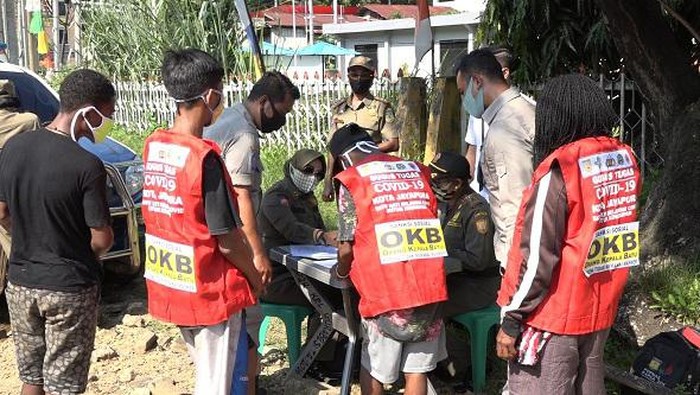 Selama dua hari melakukan razia, Gugus Tugas Penanganan dan Percepatan Covid-19 Kota Jayapura mendapatkan 811 orang warga tidak taat protokol kesehatan.