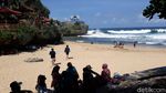 Suasana New Normal di Pantai Baron dan Kukup
