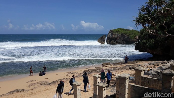 Pantai Kukup Gunungkidul