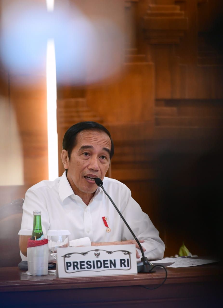 Pengarahan Presiden RI Terkait Penanganan Covid-19 di Jawa Timur, Surabaya. Biro Pers Sekretariat Presiden
