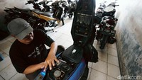 Saat pandemi Corona beberapa waktu lalu, penjualan sepeda motor bekas sempat anjlok.