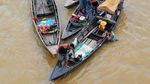 Potret Pencarian Emas dan Benda Kuno di Sungai Batanghari