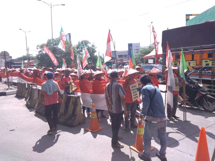 Petani gelar aksi jalan kaki dari Medan ke Jakarta (Datuk Haris-detikcom)