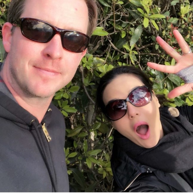 Preity Zinta dan Gene Goodenough menikah pada 29 Februari 2016. Mereka kini tinggal bersama anjingnya yang bernama Bruno.  Foto: Instagram