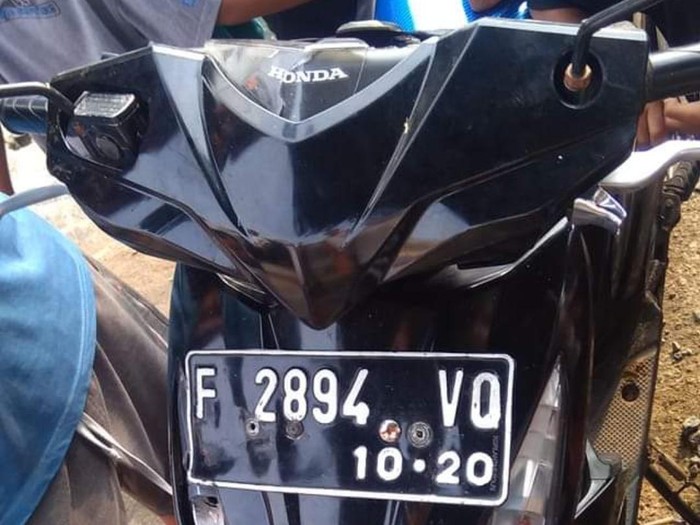 Pria Misterius Rusak Motor di Sukabumi