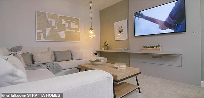 Bagian pintu masuk rumah dilengkapi dengan lantai vinyl. Ada WC tamu, halaman luas untuk bersantai, serta dapur beserta ruang makan modern yang luas di bagian belakang rumah. Bagian dapur rumah dilengkapi dengan berbagai fasilitas seperti meja dapur, oven, kompor, kipas extractor, kulkas atau freezer, mesin cuci piring, serta mesin cuci. Foto: dok. raffall.com