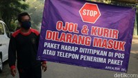 Ojek online dan pangantar paket dilarang memasuki wilayah.