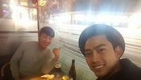 Soal identitas dari kekasih Taecyeon belum diketahui jelas. Pasalnya pria tampan tersebut tidak pernah mengunggah apapun di media sosial. Foto: Instagram @otaecyeonk