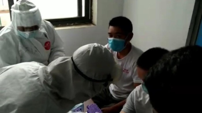 TKA China yang tiba di Sultra Jalani Pemeriksaan Kesehatan (Foto: dok. Istimewa)