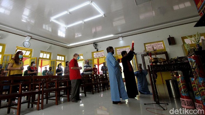 Umat Konghucu di Solo Rayakan Hari Kehidupan Masyarakat Konghucu Indonesia Solo memperingati Hari Kehidupan di Gedung Perkumpulan Khong Kauw Nwee Makin Solo, Surakarta.