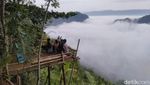 Foto: Pemandangan Puncak Bangku Ciamis yang Membius