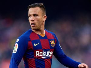 Barcelona Konfirmasi Transfer Arthur ke Juventus