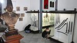Foto: Bersih-bersih Museum Radya Pustaka Sambut New Normal
