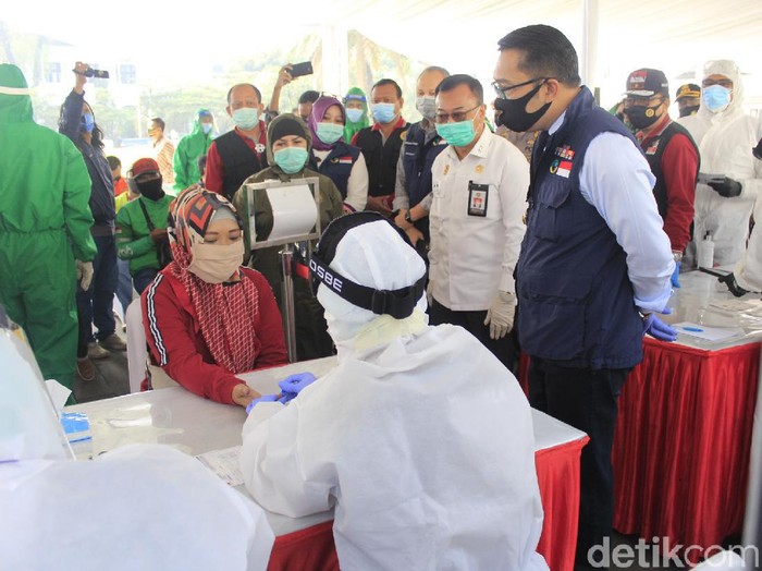 BIN jabar gelar rapid test dan swab test di gedung sate