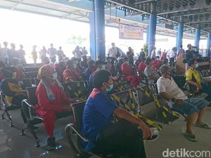 Road Show, BIN Edukasi Sopir Hadapi New Normal di Terminal Merak