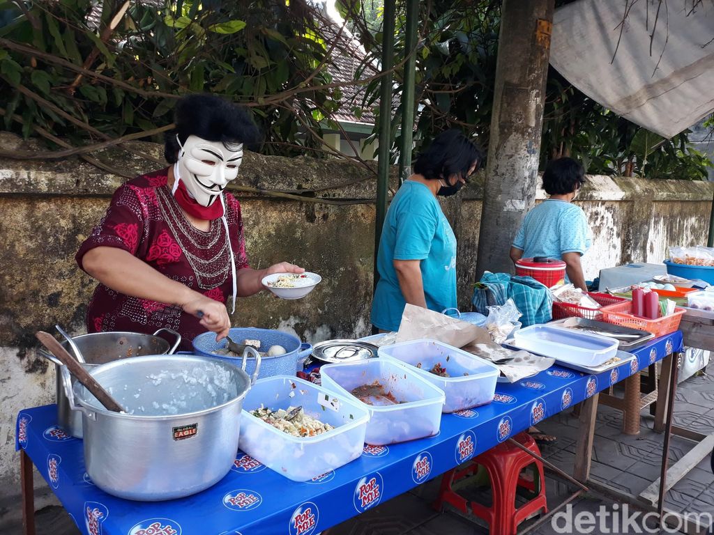 Bubur Topeng Viral di Yogyakarta