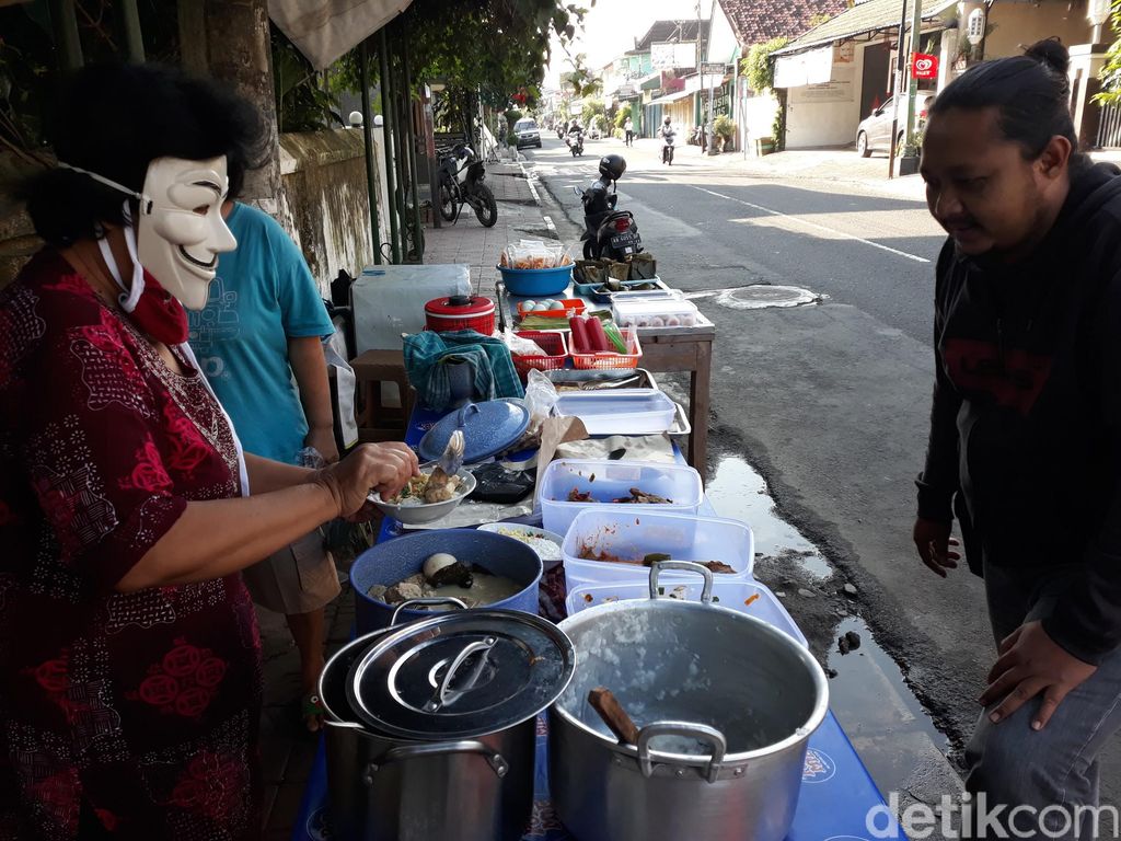 Bubur Topeng Viral di Yogyakarta