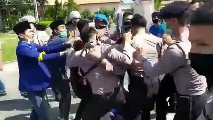 demo mahasiswa di pamekasan