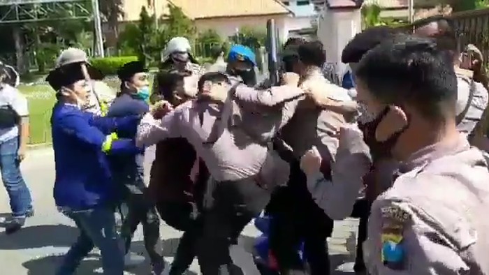 demo mahasiswa di pamekasan