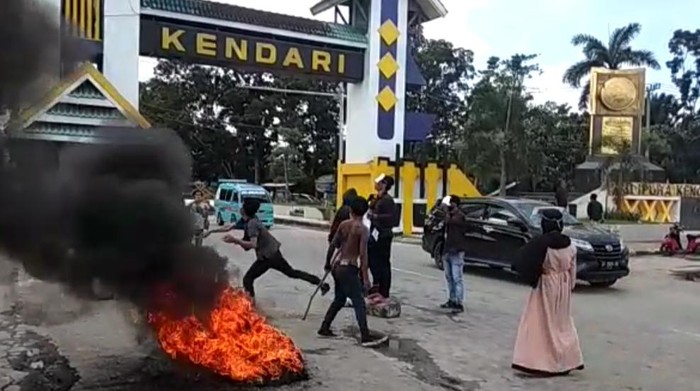 Demo Tolak TKA China di Kendari Sultra