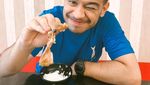 Fadil Jaidi Ngemil Es Krim dan Es Kopi, Begini Gayanya!
