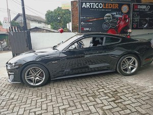 Interior Mustang GT Fastback Milik Sule Mau Didandani Lebih Menyala