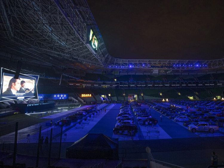 Gegara Corona, Stadion Bola di Brasil Jadi Lokasi Bioskop Drive-In