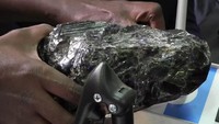 Batu ini ditemukan hanya di satu tempat di bumi, yakni Tanzania. Batu permata ini adalah batu yang sangat langka.