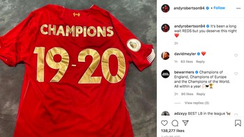 Sama seperti beberapa rekannya, Andy Robertson memasang kostum ini di Instagram-nya. Foto: Instagram
