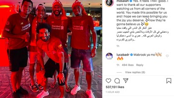 Mo Salah memperlihatkan foto perayaan pemain Liverpool di belakang layar. Foto: Instagram