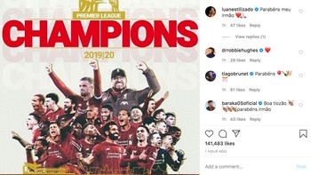 Roberto Firmino memposting gambar skuad Liverpool merayakan kemenangan. Foto: Instagram