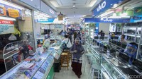 Begini suasana ITC Roxy Mas, Jakarta, pascadibuka kembali di masa PSBB transisi.