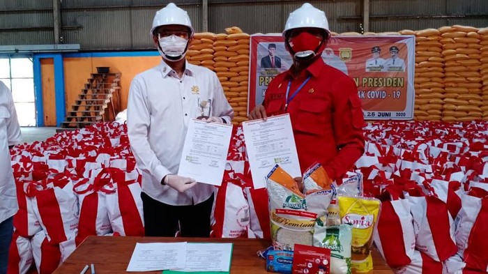 Pemkot Jayapura menerima 5.000 paket sembako Presiden Jokowi tahap kedua, Jumat (26/6/2020).