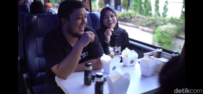 kafe bus di solo