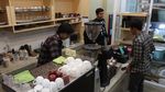 Foto: Dulu Gudang Kosong, Sekarang Kedai Kopi Kekinian