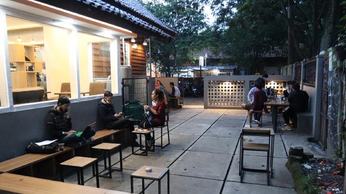 Kedai Kopi Dejima Kohii di Bandung