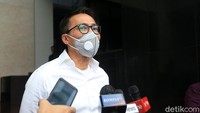 Herman Herry datang ke Polda Metro Jaya bukan untuk melaporkan pembakaran bendera PDIP. Sebagai Ketua Komisi yang bermitra dengan Polri, dia ingin mengetahui sejauh mana polisi menangani kasus tersebut.